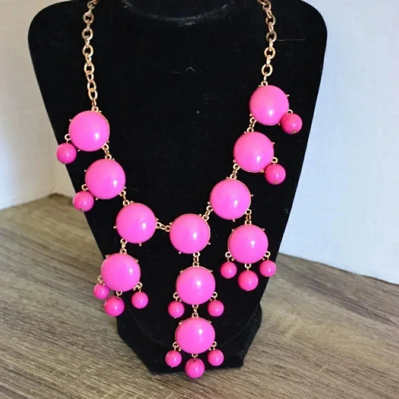 5/$25 Pink  Statement Necklace - Picture 1 of 3